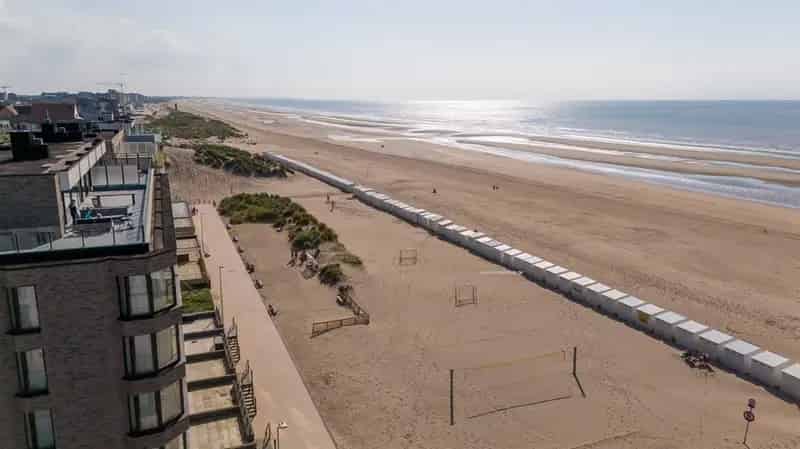 Penthouse te koop Sint Idesbald 1 slaapkamer groot terras zeezicht