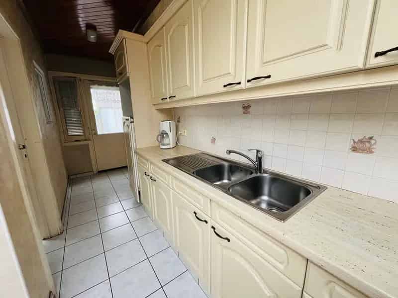 Huis te koop 3 slaapkamers garage uitweg