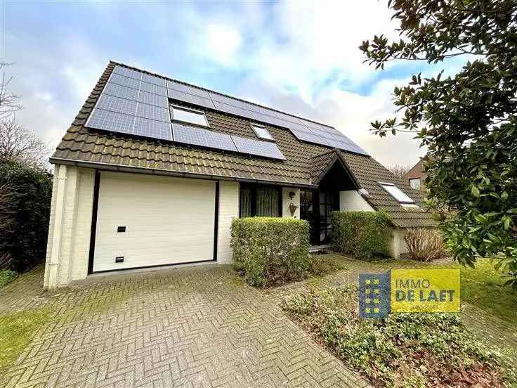 Te koop villa in Kapellen met 4 slaapkamers en prachtige tuin