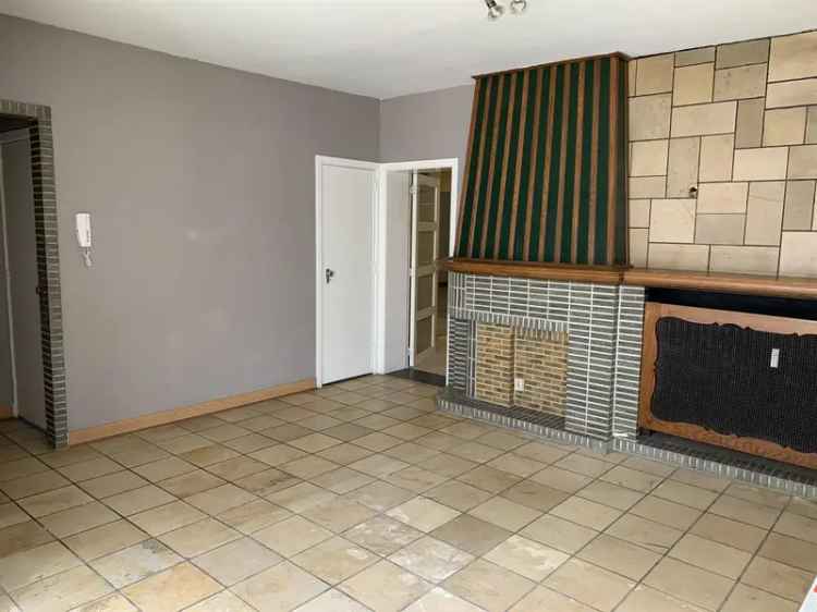 ERPE - Ruim appartement met garage op centrale ligging.