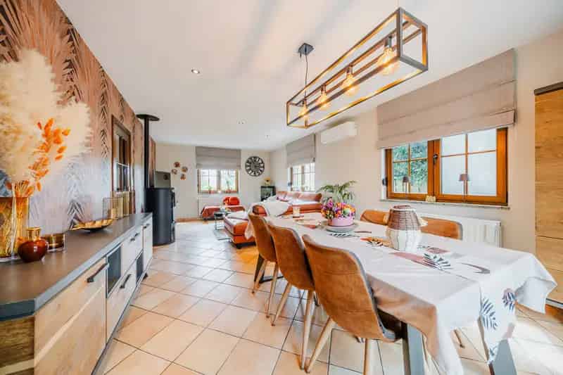 Huis te koop: 4 slaapkamers, grote tuin, gerenoveerde keuken