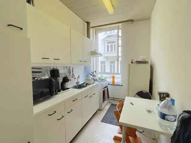 Appartementsblok Schaerbeek 415m2 3 Appartementen Magazijn Werkplaats