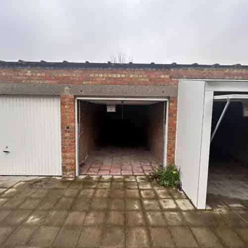 Gesloten Garagebox Centrale Ligging Nieuwe Poorten