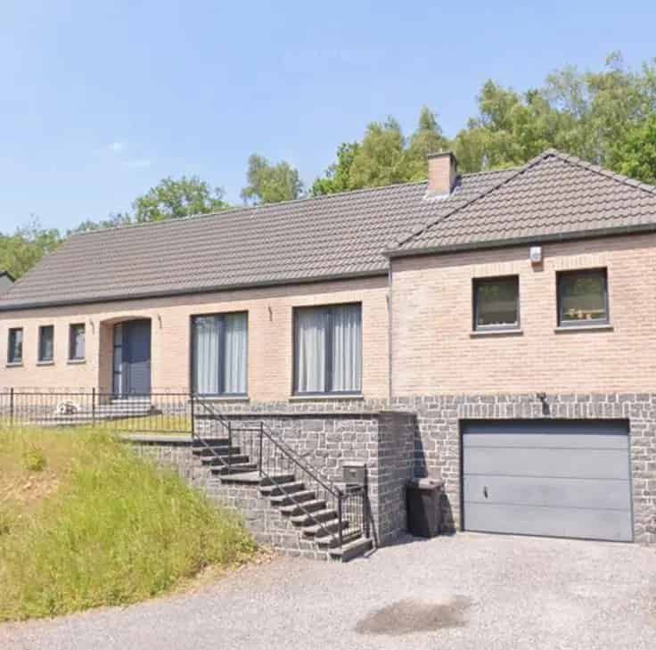 Villa te koop 4 slaapkamers beveiligd tuin garage
