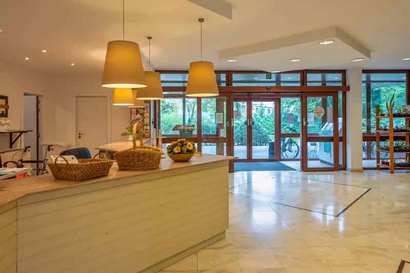 Serviceflat met terras te huur in Kapellen