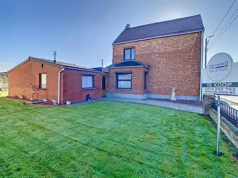 Te renoveren halfopen bebouwing 3 slaapkamers tuin 3a 50ca