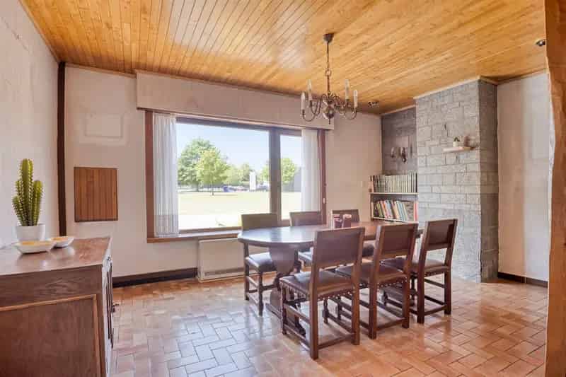 Huis te koop Wielsbeke: Ruime gezinswoning te renoveren