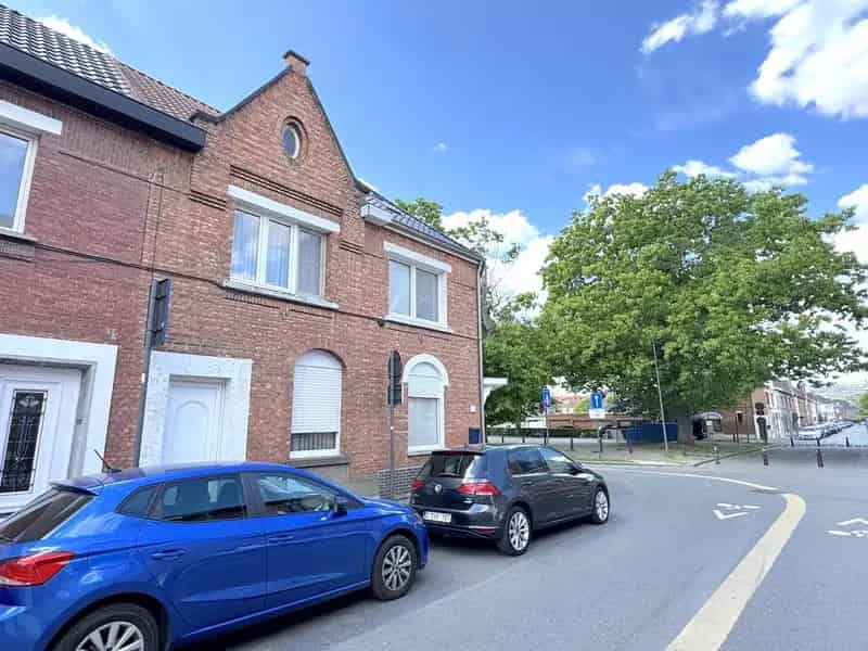 Te renoveren huis rustige straat nabij centrum