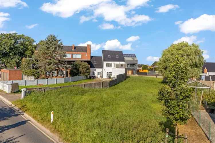 PROJECTGROND IN CENTRUM PAAL VOOR APPARTEMENTEN AAN DE VOORZIJDE EN OB WONING AAN DE ACHTERZIJDE