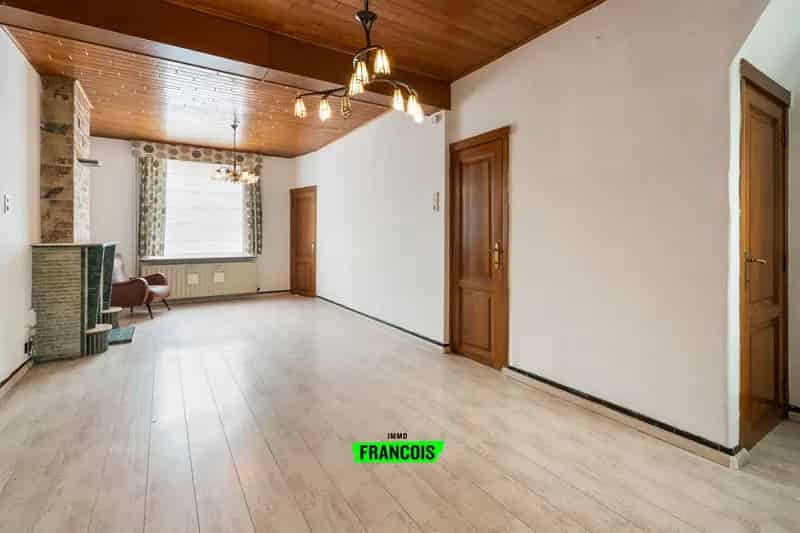 Huis te koop St Maria Oudenhove: Op te frissen woning met tuin