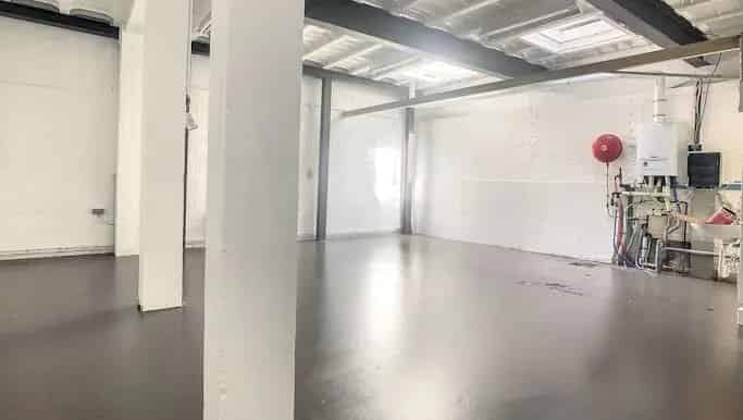 Handelspand te Koop Kortrijk 104m² Nabij R8