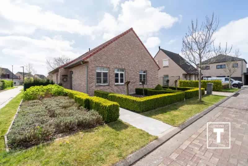 Villa te koop in Deinze: Rustige buurt, moderne woning, leuke tuin