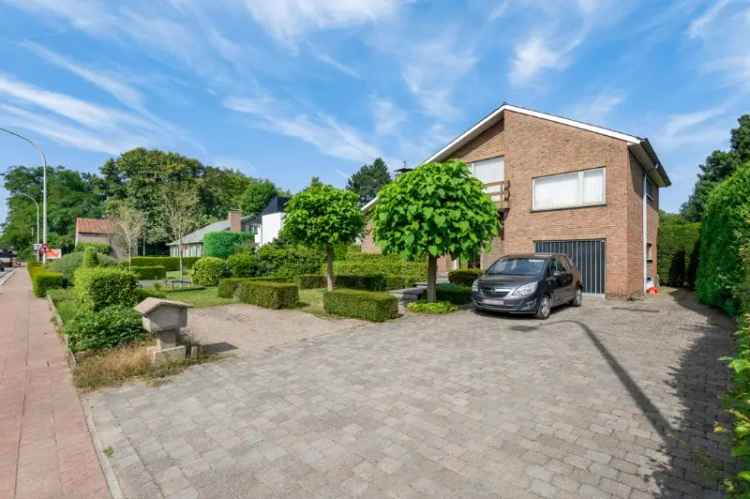 Huis te koop centraal gelegen met tuin en garage in Rumst