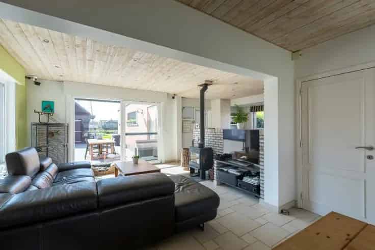 Huis Te Koop: Energiezuinige Woning met Bijgebouwen