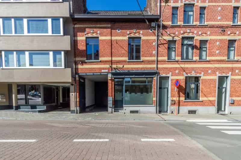 Huis te huur: Opbrengsteigendom nabij station met 3 appartementen