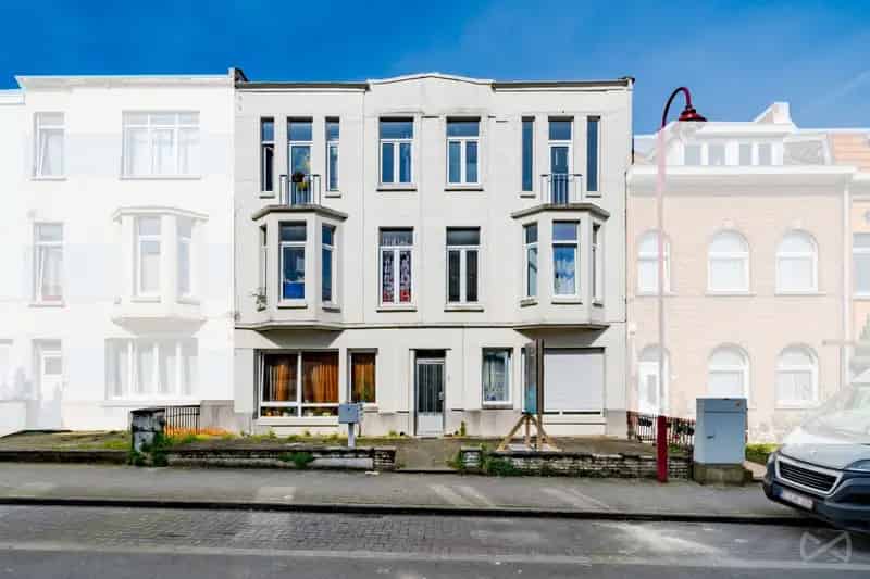 Appartement 1 Slaapkamer Molenbeek 66m² Tuin Kelder Investering