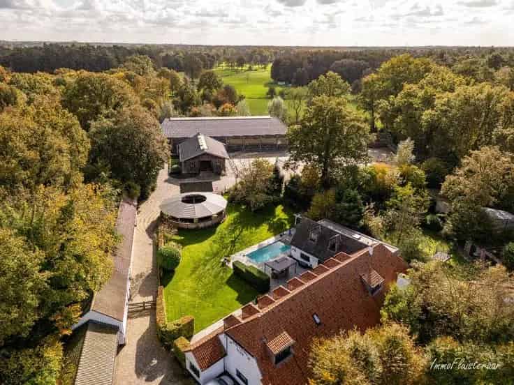 Huis Te Koop Unieke Trainingsstal Halle