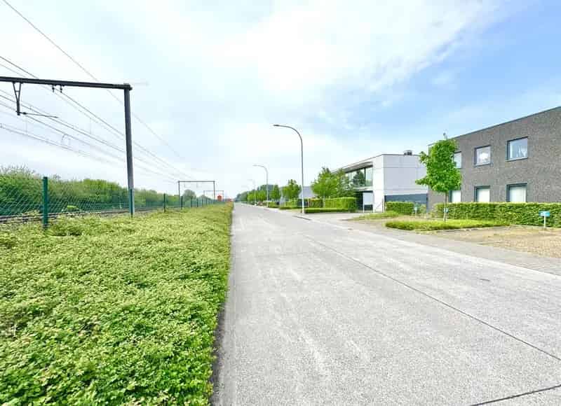 Magazijn met Kantoor te Koop Zulte