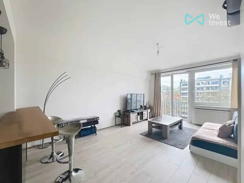 Studio te Koop Schaarbeek  Gerenoveerd  Open Uitzicht Investering