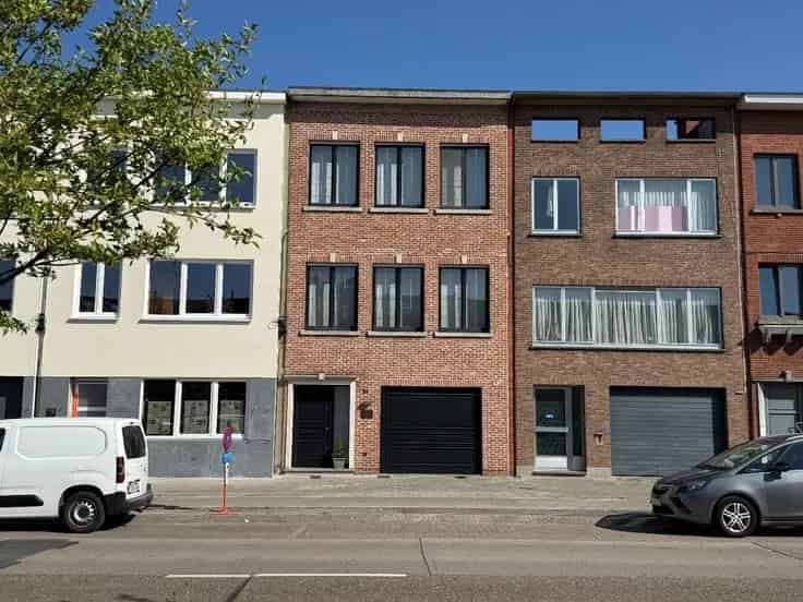 Huis Te Koop Ringlaan: Polyvalente Woning met Garage en Tuin