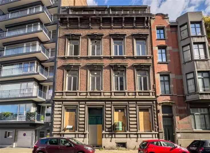 Herenhuis 850m² te renoveren