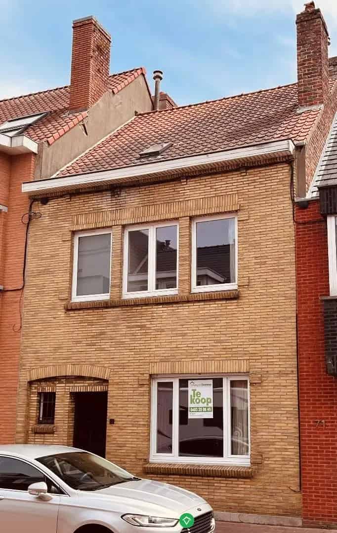 Gezellig woonhuis op te knappen met tuin