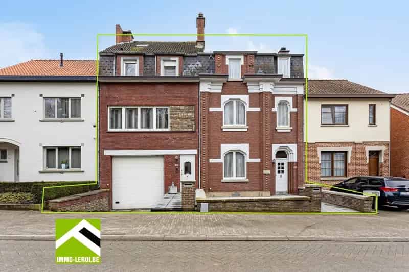 Ruime woning met appartement werkplaats en garages Tongeren Sluizen