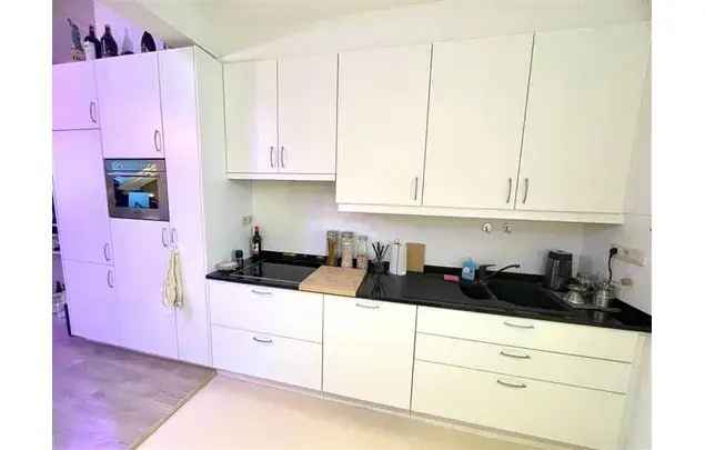 Huur 1 slaapkamer appartement van 65 m² in Antwerp