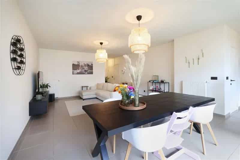Gelijkvloers Appartement Hasselt Terras Tuin Ondergrondse Parking