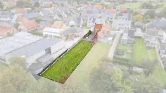 Halfopen bebouwing met 3 slpks en grote tuin op 870m²!