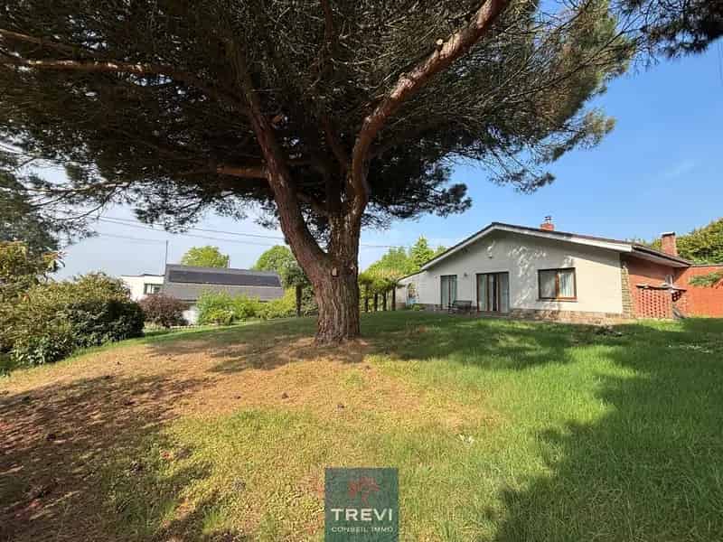 Gelijkvloerse Villa te Oisquercq - Ruime woning met garage en tuin