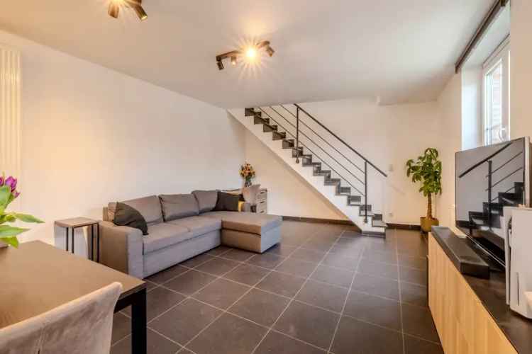 Duplex te koop 2 slaapkamers ruim terras carport