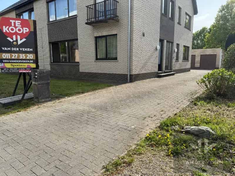 Appartement te koop Zonhoven: 2 slaapkamers, terras, nabij centrum