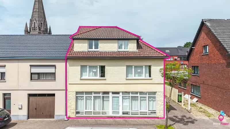 Appartement te huur Genk: Instapklare halfopen bebouwing met 2 wooneenheden