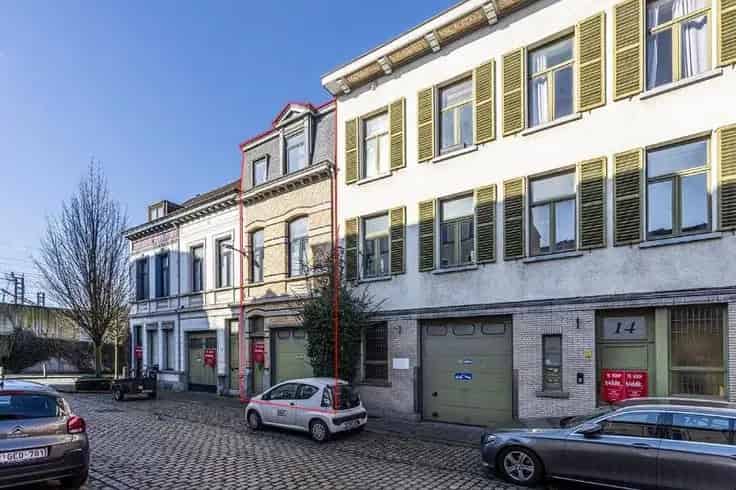Huis te Koop Berchem Nabij Station Renovatieproject