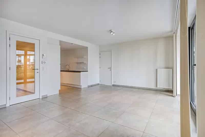 Gelijkvloers appartement te koop met staanplaats en terras