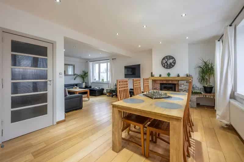 Huis te koop met dubbele atelier 340m²