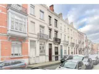 Herenhuis te Koop Etterbeek Nabij Jubelpark 6 slaapkamers