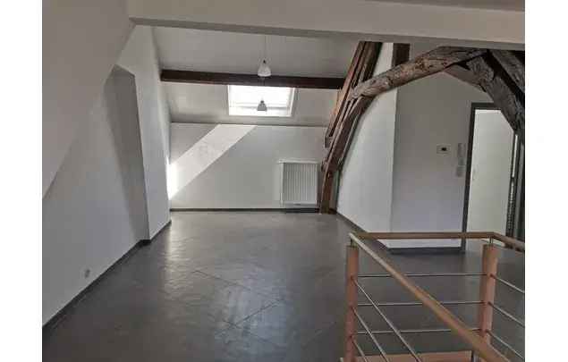 Huur 1 slaapkamer appartement van 80 m² in Charleroi