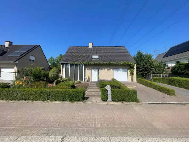 Villa te koop Temse: Ruime woning met dubbele garage en zonnige tuin