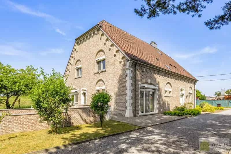 Huis te huur 8 slaapkamers 360m²