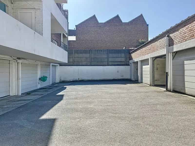 Garage te Koop Kortrijk - Centrale Locatie Nabij Station