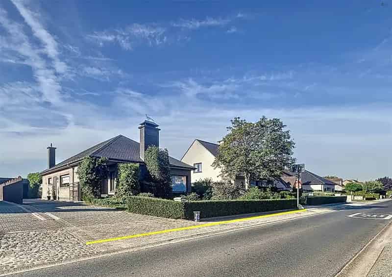 Charmante woning met 3 slk en garage op toplocatie.
