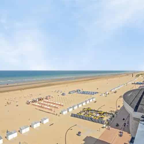 Gerenoveerd Penthouse te De Panne met Zeezicht en Terrassen