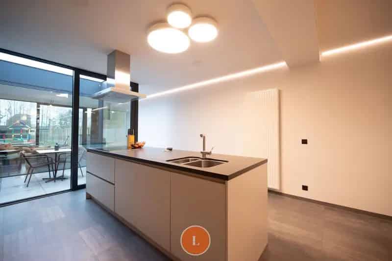 Gerenoveerde Woning Met Loods 100m² Te Koop Menen