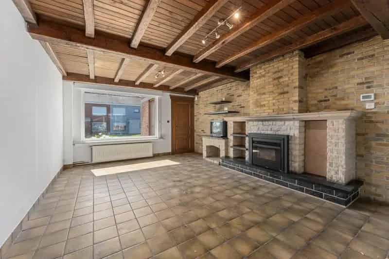 Rumbeke Halfopen Bebouwing 4 Slaapkamers 228m² Nabij Sportsite