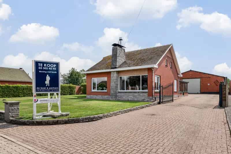 Huis te koop Sint Lenaarts: 4 slaapkamers, grote zolder en loods