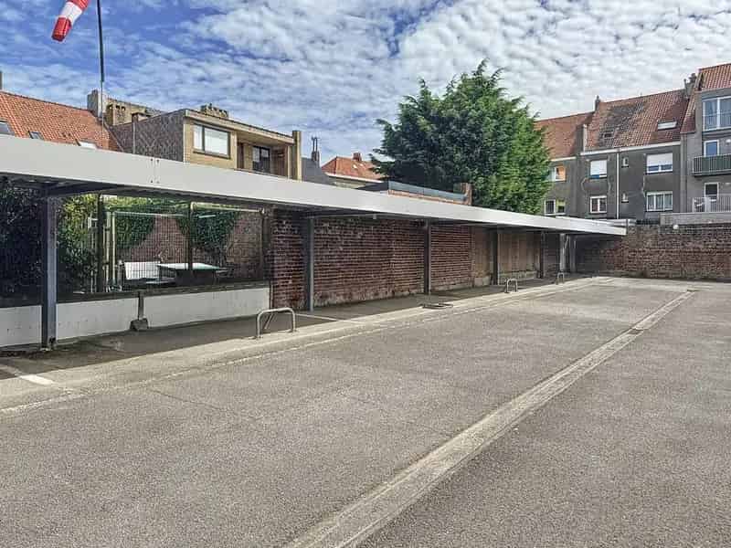 Centraal Gelegen Autostandplaats Volledig Aanbod