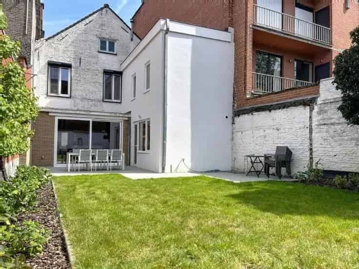 Huis Te Koop 3 slaapkamers Garage Stadstuin Gerenoveerd 2023