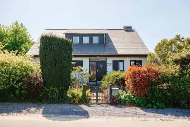 5 Slaapkamers, Grote Garage, Zonnepanelen - Joli Champ